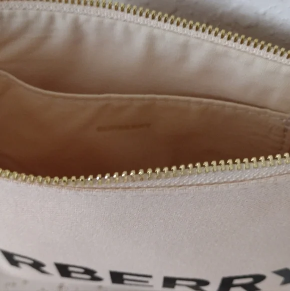Burberry wristlet - Picture 12 of 16